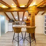 Cozy Attic In The Center Of סוריה