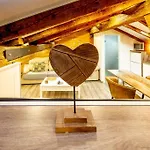 Cozy Attic In The Center Of