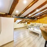 Cozy Attic In The Center Of