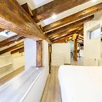 Cozy Attic In The Center Of סוריה