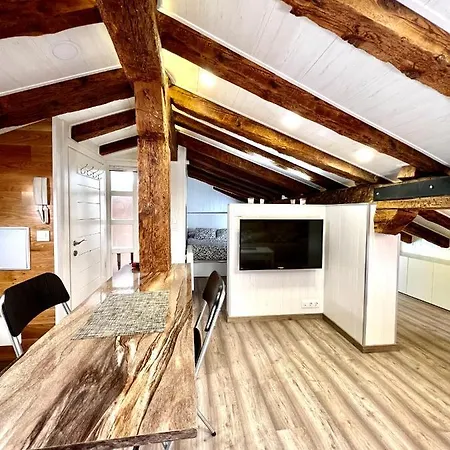 아파트 Cozy Attic In The Center Of *