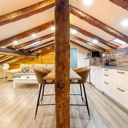 Cozy Attic In The Center Of * 소리아