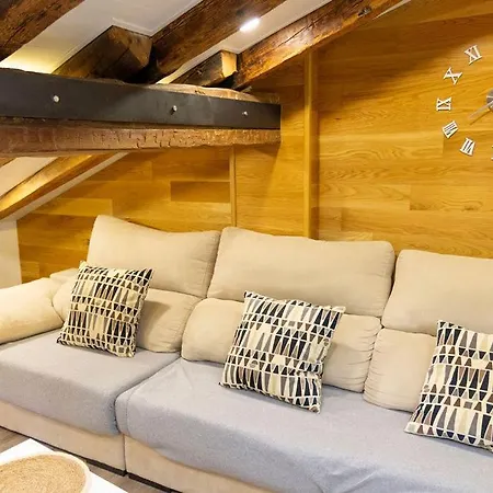 Cozy Attic In The Center Of
