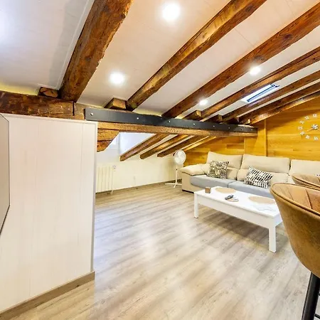 Cozy Attic In The Center Of
